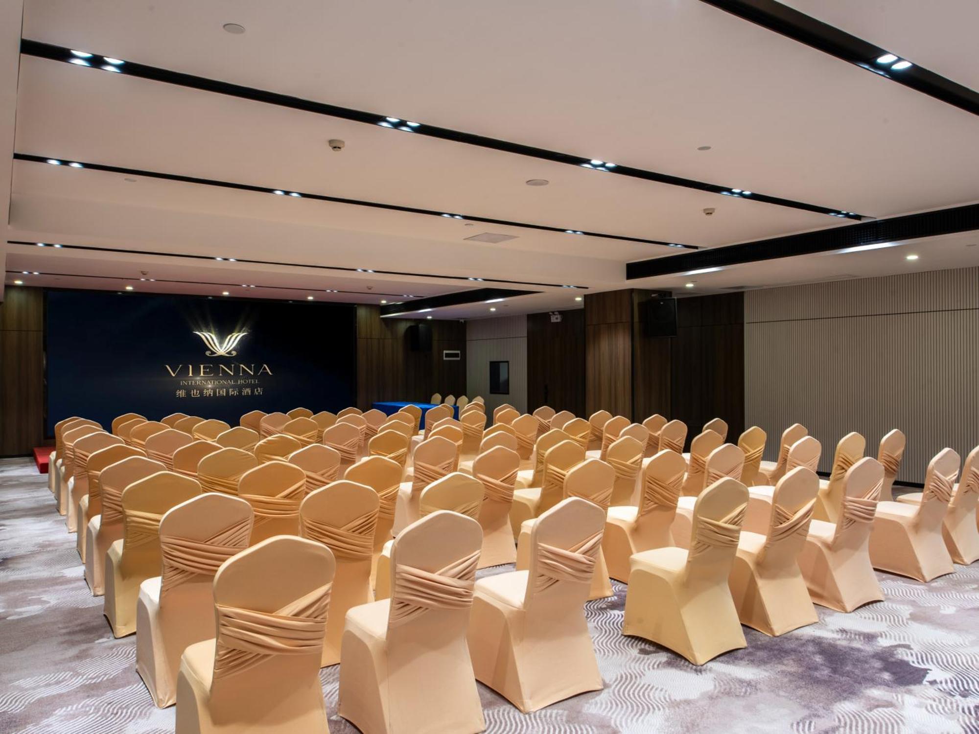 Vienna International Hotel Guangzhou Baiyun International Conference Center Dış mekan fotoğraf